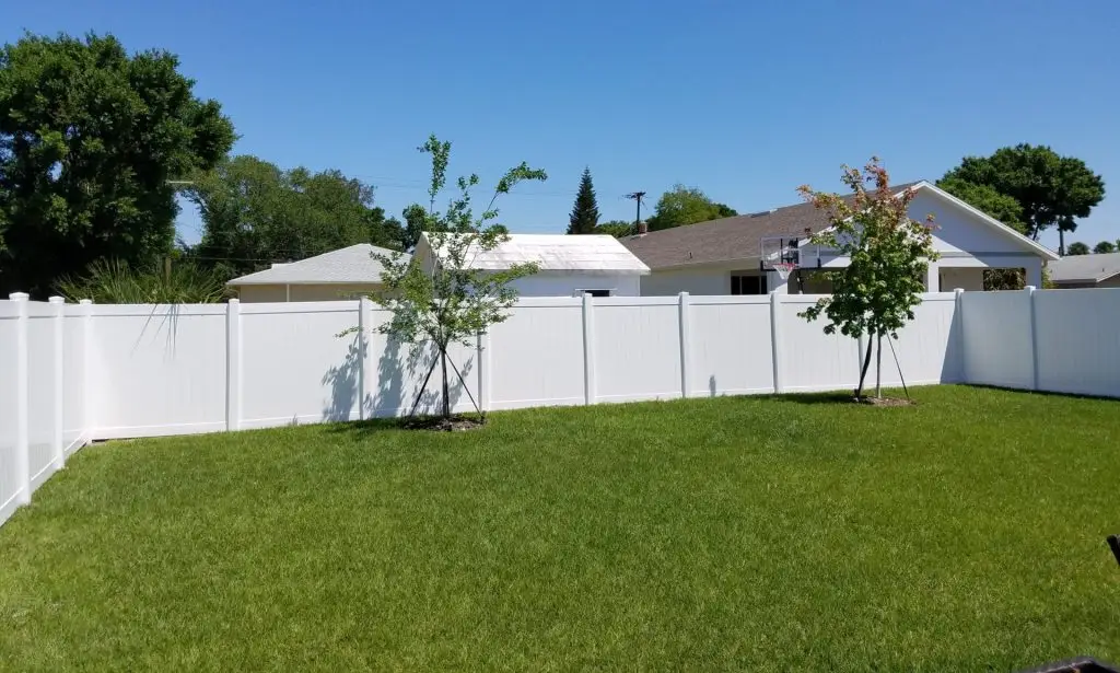 Vinyl residential fences Florida