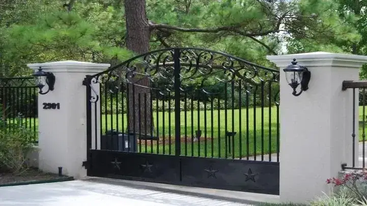 Beautiful Aluminum Gate