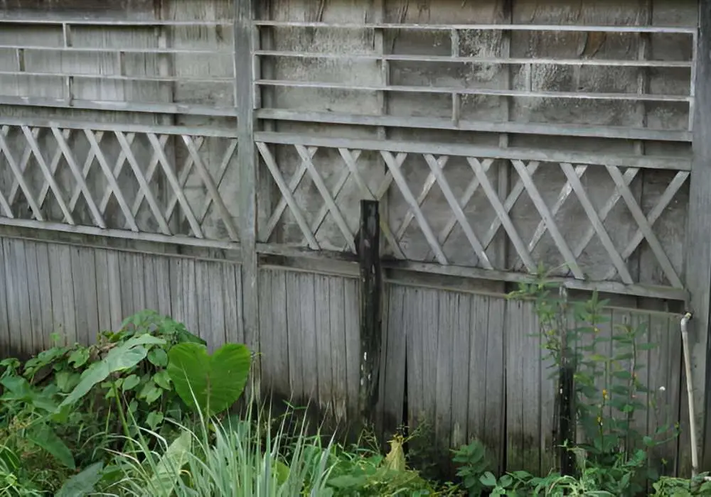 How to Attach Bamboo Fencing to Concrete Wall without Drilling